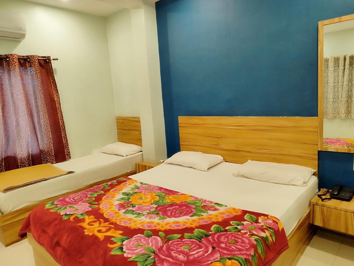 Hotel Guru Kripa - 500Mtr From Shreenathji Temple Натхдвара Экстерьер фото